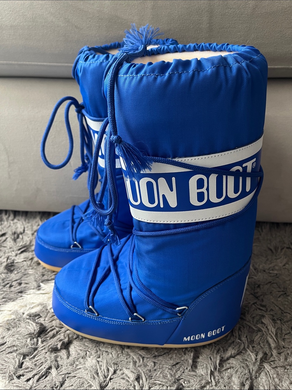 Moon Boot icon nylon boot. Electric blue. Size EU 35/38. New.